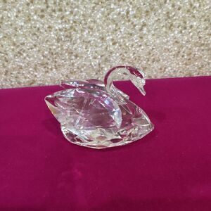 Swarovski crystal Beautiful swan large  2”x3”
